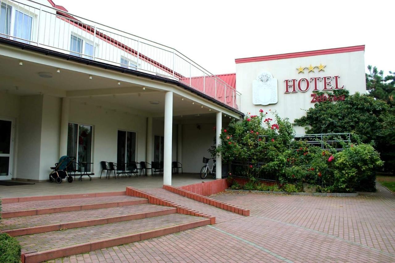 Hotel Zabawa Esterno foto